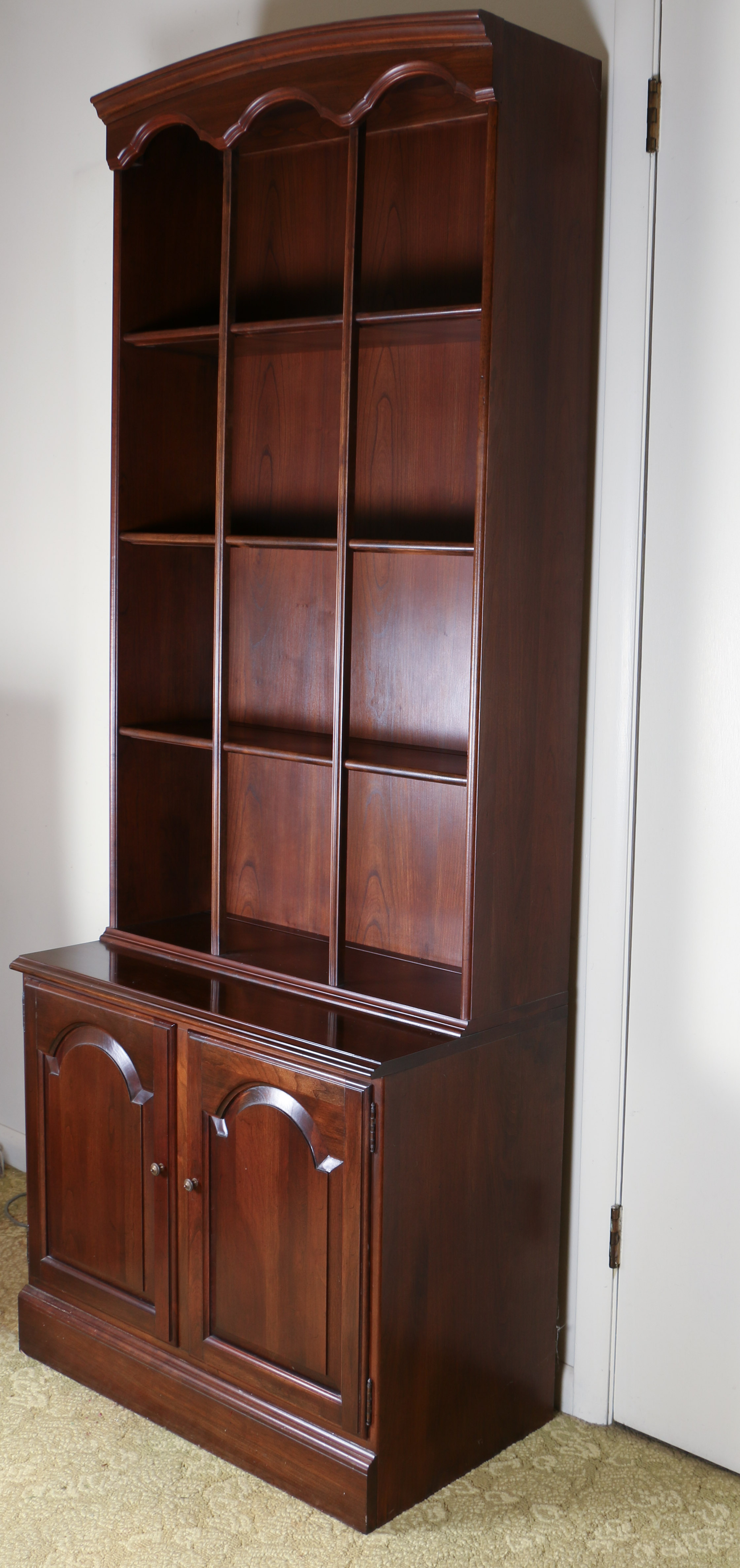 China Hutch by Ethan Allen EBTH